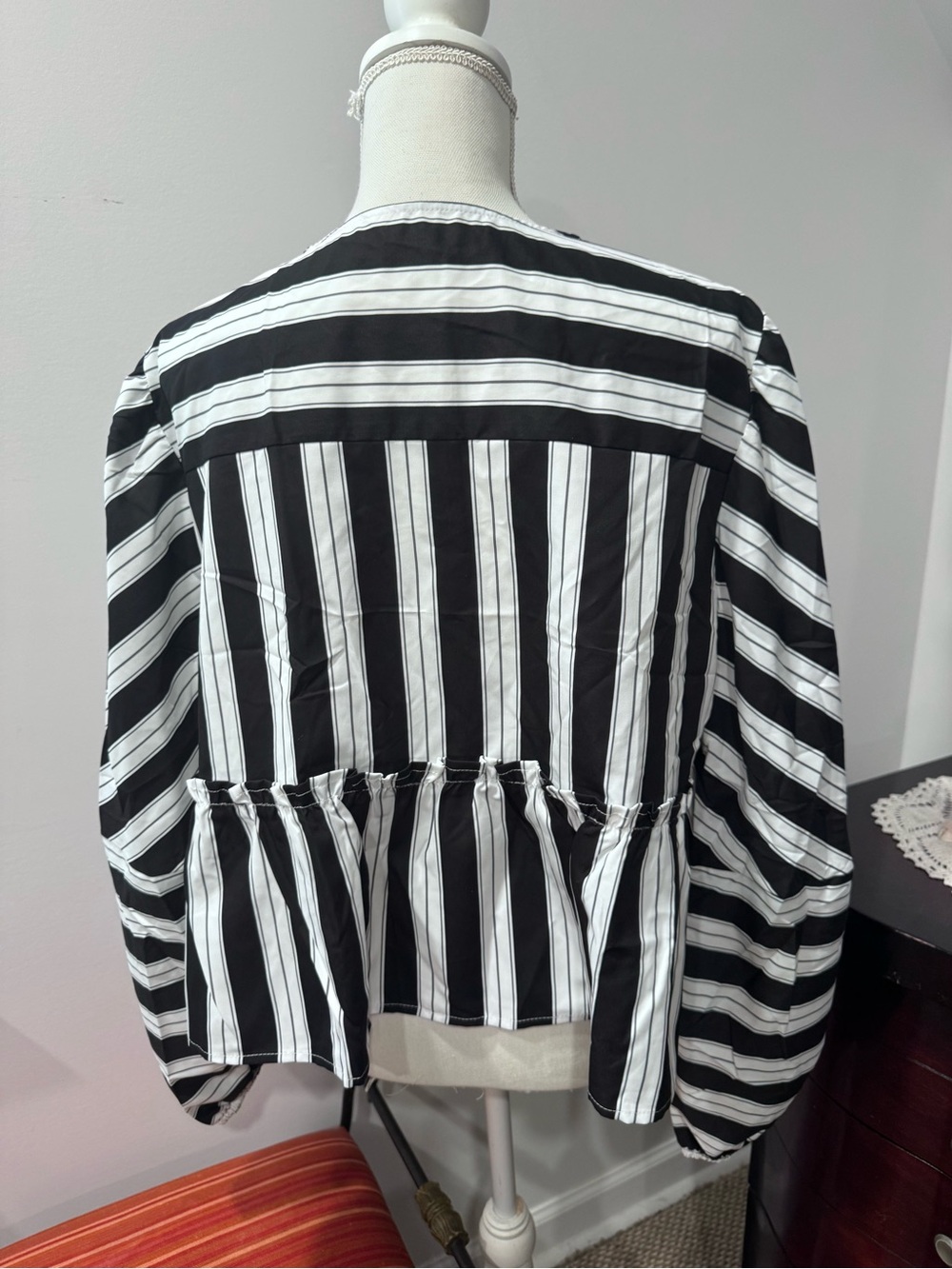 Black & White Vertical Stripe Blouse And Short Set - Picture 6 of 11